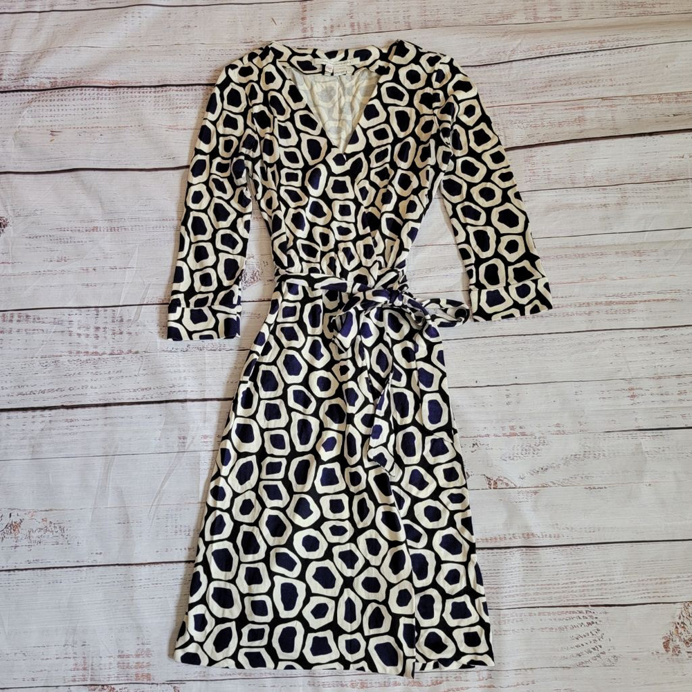 Diane Von Furstenburg Irregular Circle Print Blue White Silk Wrap Dress Womens 2